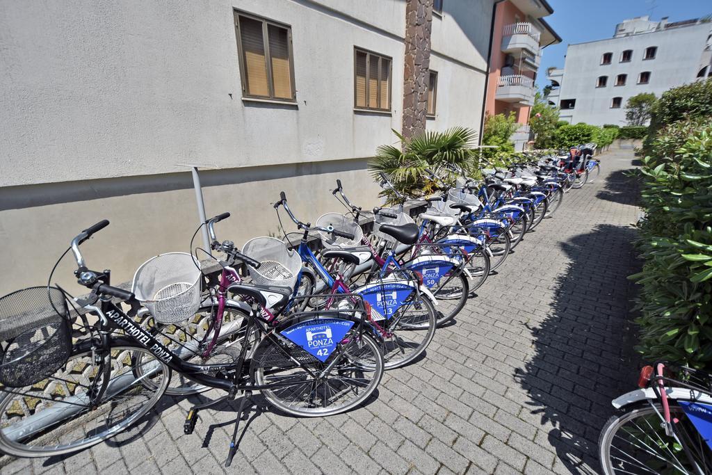 Aparthotel Ponza Lignano Sabbiadoro Zewnętrze zdjęcie