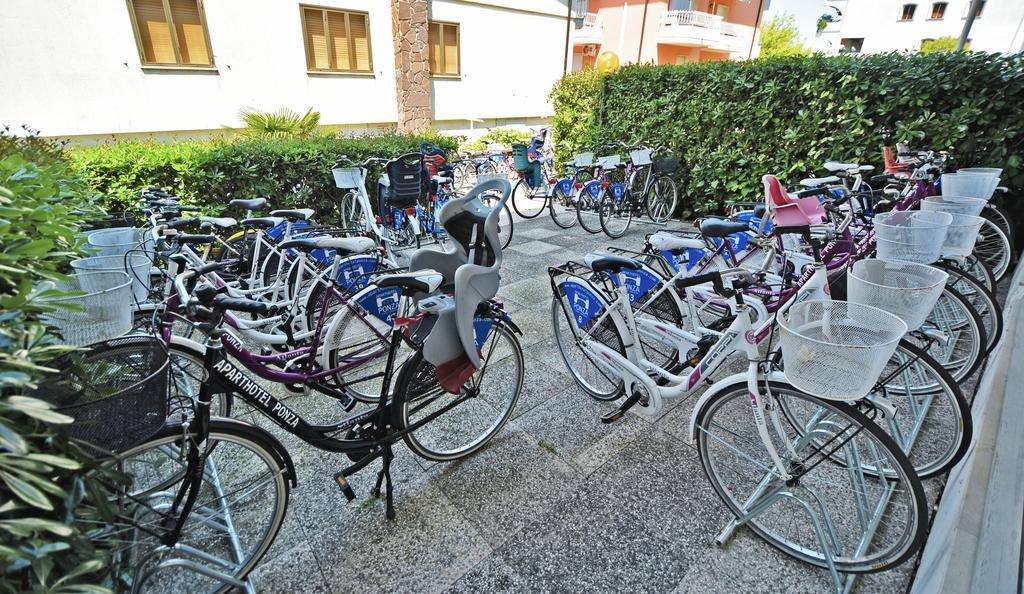 Aparthotel Ponza Lignano Sabbiadoro Zewnętrze zdjęcie